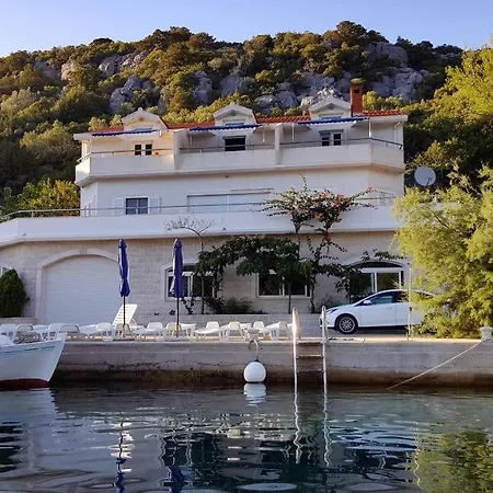 By The Sea Pasadur, - 8386 *