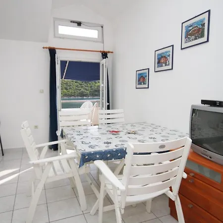 By The Sea Pasadur, - 8386