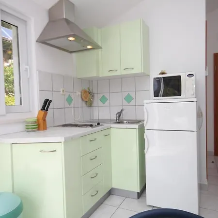 By The Sea Pasadur, - 8386 * Lastovo